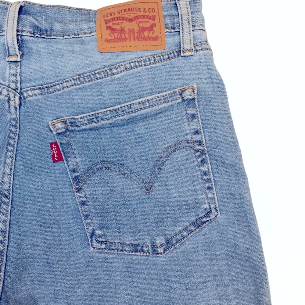 Levi’s High-Rise Frayed Hem Women’s Jean Shorts - 28 - Picture 5 of 13